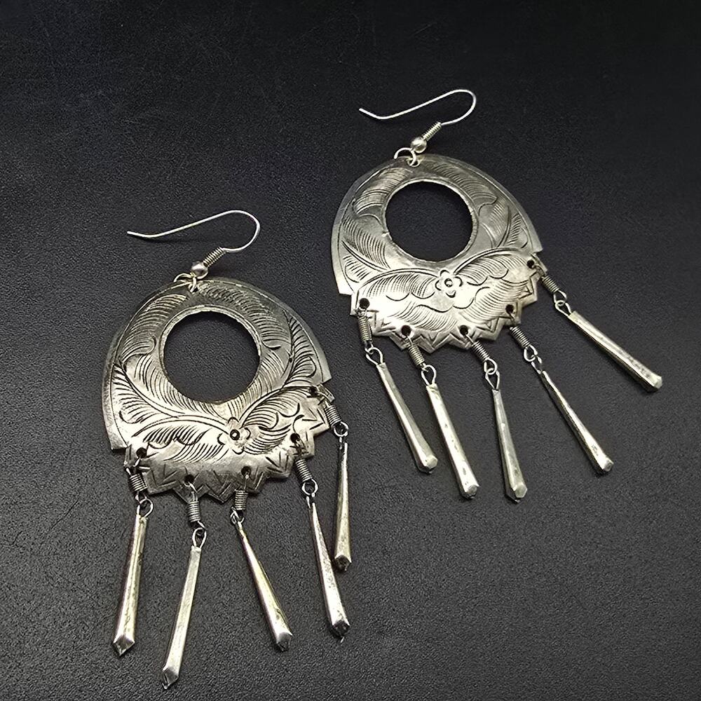 Boho Etched Silver Tone Dangle Earrings Southwest Vintage 1990s NWT NOS On Card